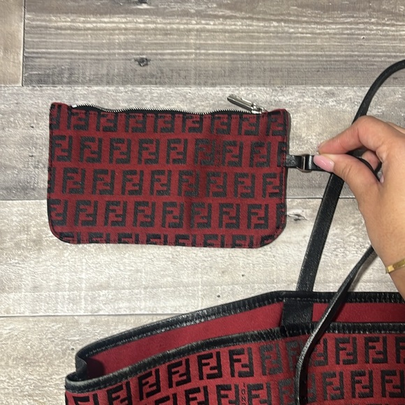 FENDI Red Logo Tote Bag with pouch - Picture 5 of 12